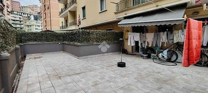 Appartamento quadrilocale in vendita in Corso Alessandro De Stefanis, Genova