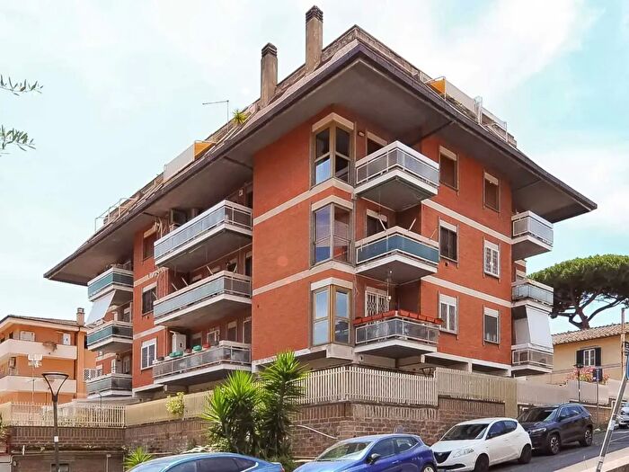 Appartamento con 5 locali in vendita in Via a Santovetti, Grottaferrata