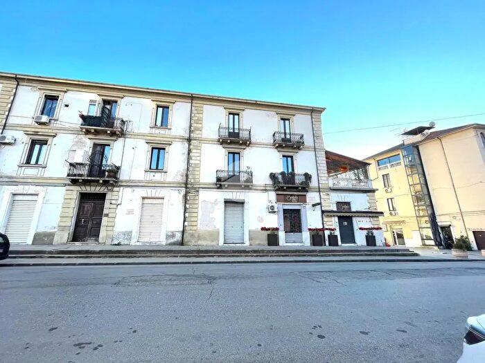 Appartamento quadrilocale in vendita in Via Riccardo Misasi, Cosenza