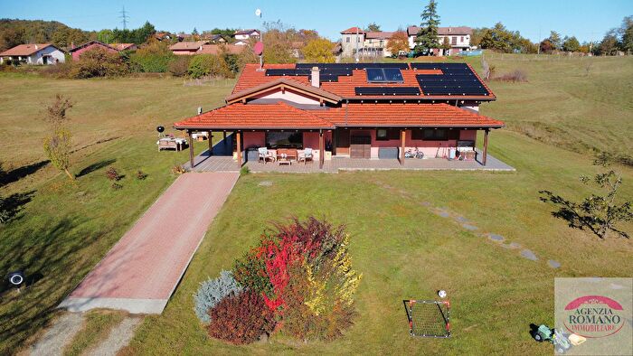 Casa con 6 locali in vendita in Via Avera, Mioglia