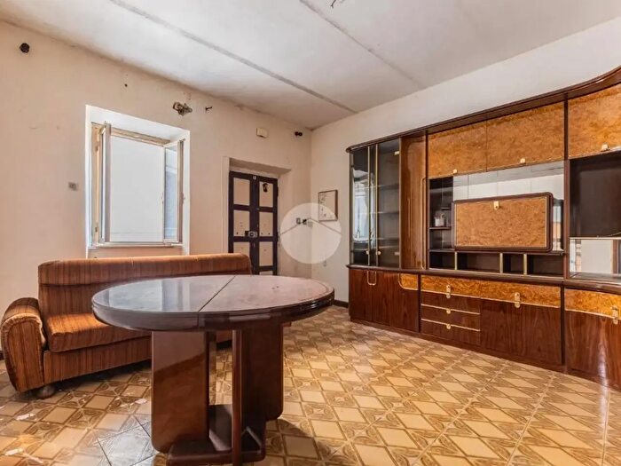 Appartamento trilocale in vendita in Piazza Margherita, Castel Sant'Elia