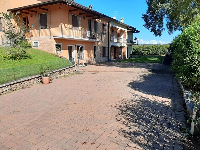 Appartamento trilocale in vendita in Volta Mantovana