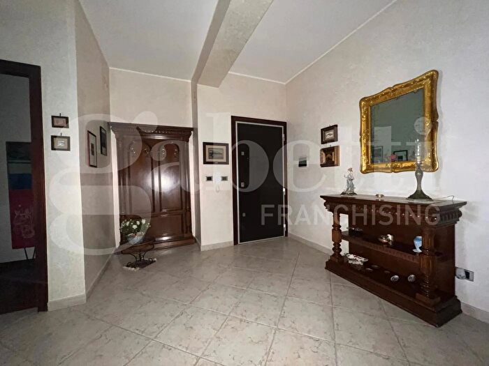 Appartamento con 5 locali in vendita in Viale Santa Panagia, Siracusa