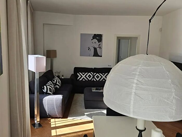 Appartamento trilocale in affitto in Monza