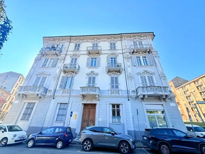 Appartamento con 6 locali in vendita in Piazza Gabriele d'Annunzio, Alessandria