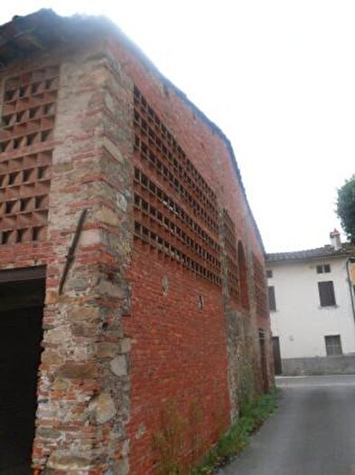 Casa con 5 locali in vendita in Lucca