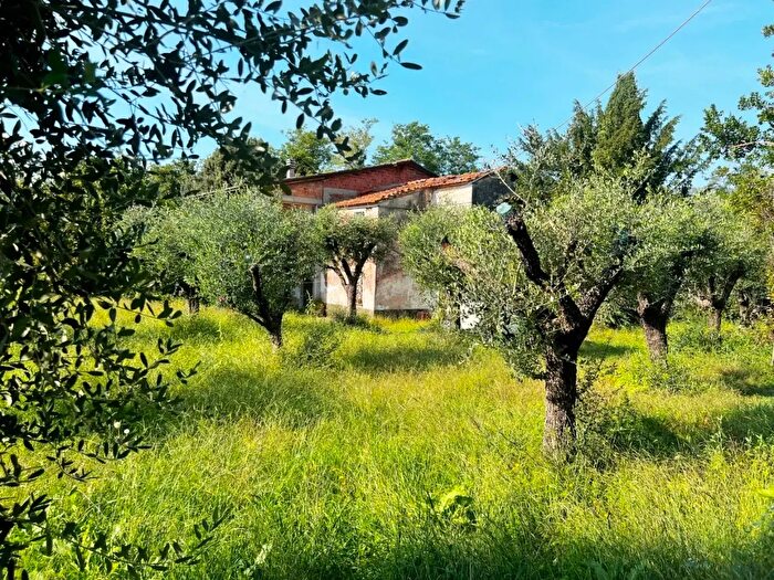 Casa con 6 locali in vendita in Via Palvotrisia, Castelnuovo Magra