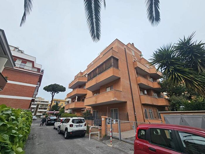 Casa bilocale in affitto in Via della Pineta Sacchetti, Gemelli Pineta Sacchetti, Roma