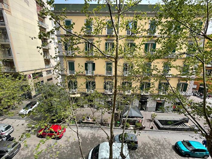 Appartamento quadrilocale in affitto in Via Domenico Cimarosa, Vomero, Napoli