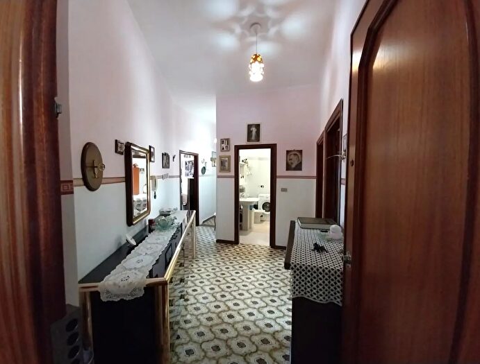 Appartamento con 6 locali in vendita in Belvedere Marittimo