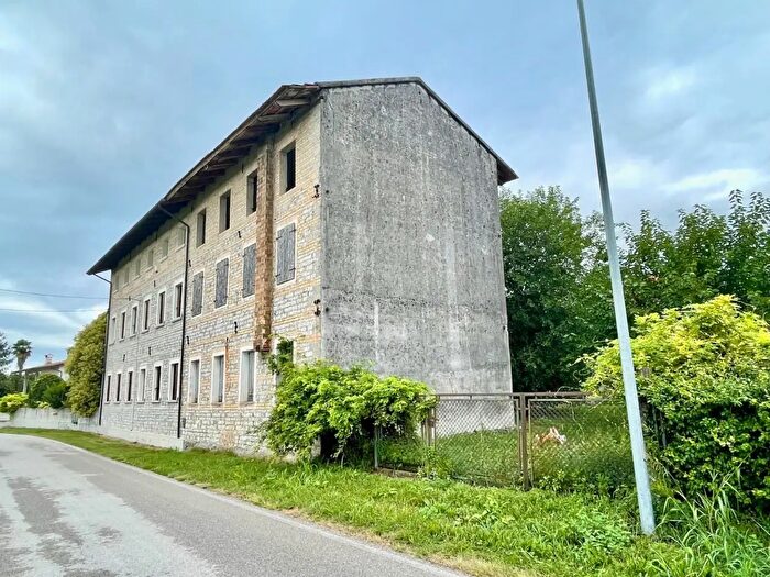 Casa con 5 locali in vendita in Zoppola