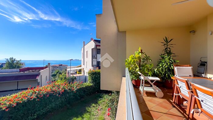 Casa con 5 locali in vendita in Via Cosmo Valeriano, Formia