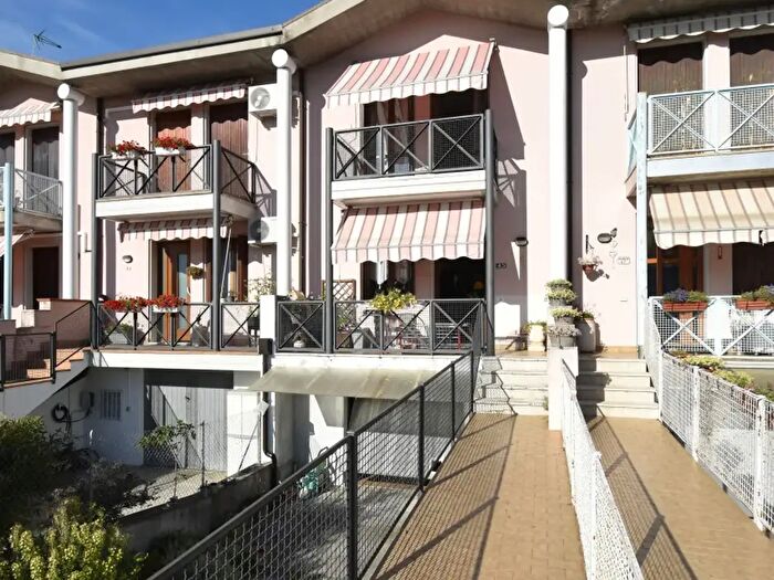 Casa con 5 locali in vendita in Via Borgo Nuovo, San Pietro In Cariano