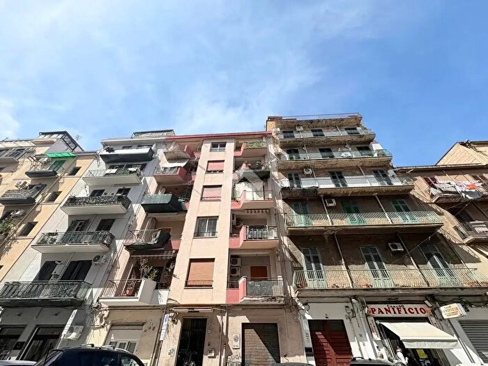 Appartamento con 5 locali in vendita in Via Domenico Lancia di Brolo, Palermo