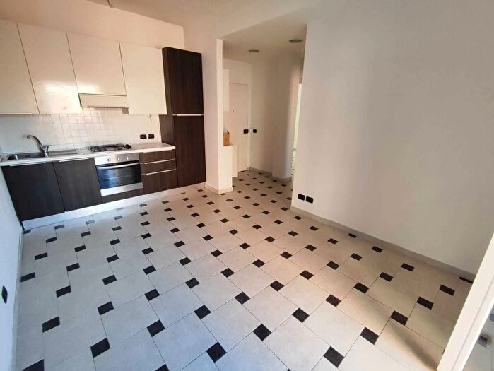 Appartamento trilocale in vendita in Via Alessandro Volta, Rapallo