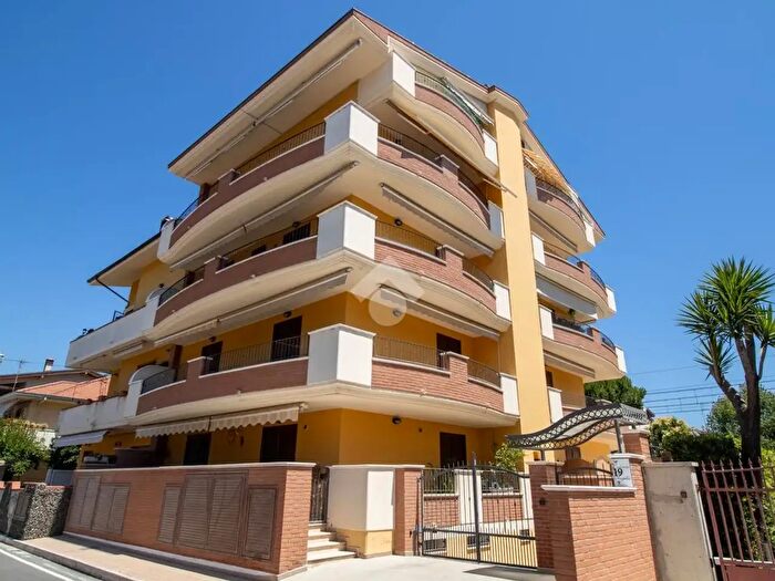 Appartamento quadrilocale in vendita in Via Trento, Tortoreto