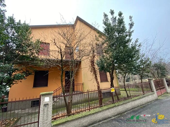 Casa con 10 locali in vendita in Via Biagio Pelacani, Noceto