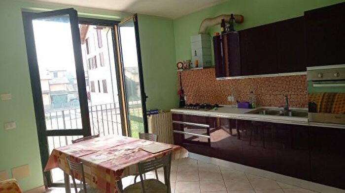 Appartamento quadrilocale in vendita in Via Roma, Zerbolo