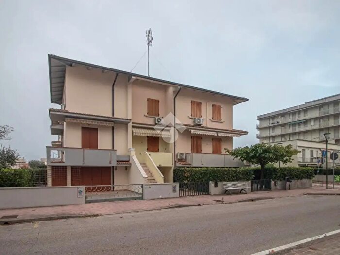 Casa quadrilocale in vendita in Viale Fratelli Vivaldi, Ravenna