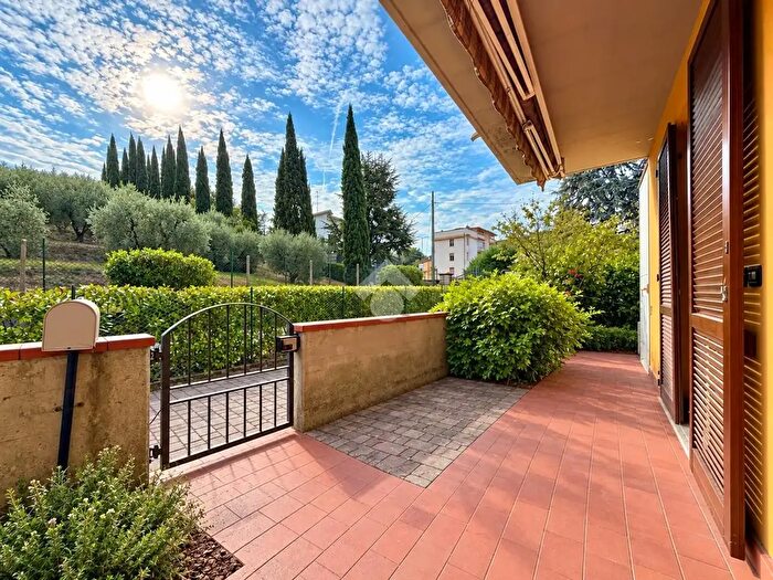 Appartamento trilocale in vendita in Via San Lorenzo, Quarrata