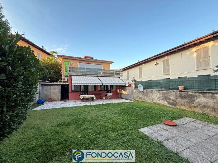 Casa con 10 locali in vendita in Piazza Cavour, Rovato