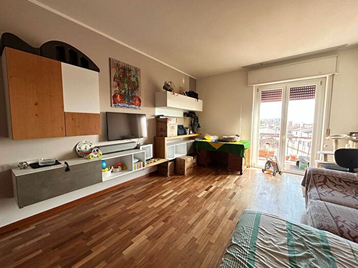 Appartamento trilocale in affitto in Borgo Venezia, Verona