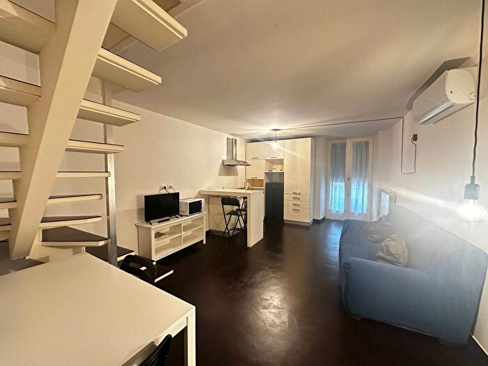 Appartamento bilocale in affitto in Via Bisignano, Chiaia, Napoli