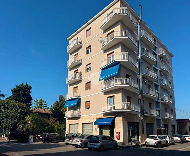 Appartamento quadrilocale in vendita in Via Caderose, Broni