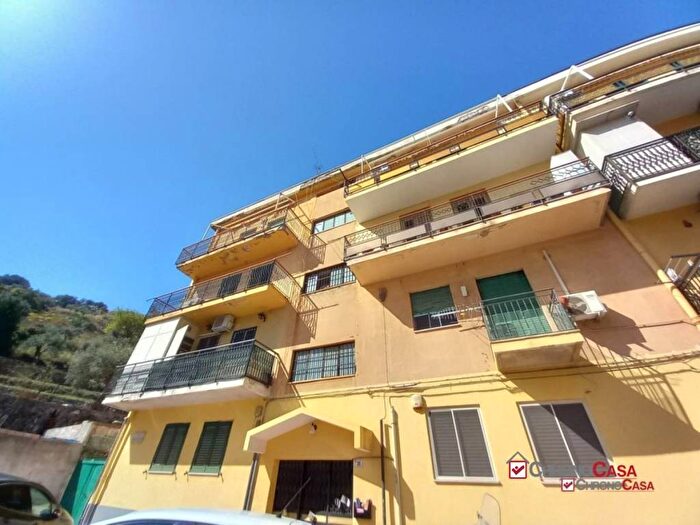 Appartamento trilocale in affitto in Via Ghinigò, Gazzi, Messina