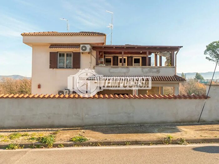 Casa quadrilocale in vendita in Zagarolo