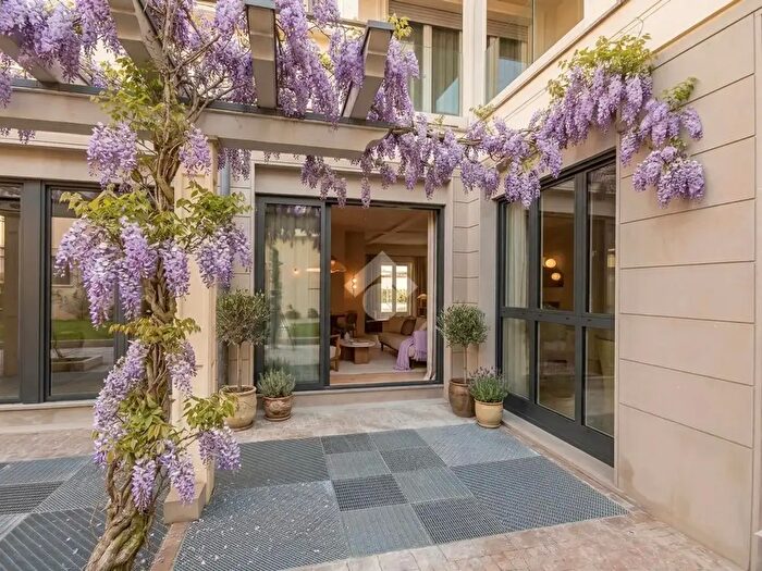 Appartamento quadrilocale in vendita in Via Raffaello Sanzio, Seregno