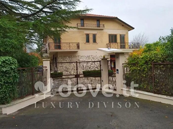 Casa con 6 locali in vendita in Via del Bagno Santo, Sarteano