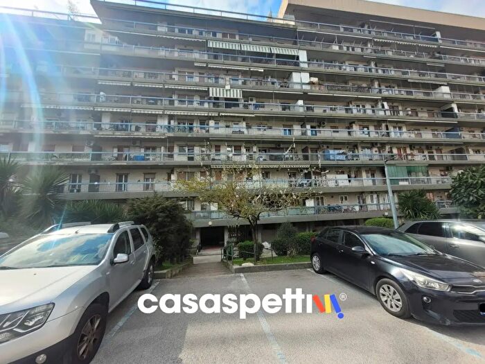 Appartamento quadrilocale in vendita in Via Mario Pomilio, Napoli