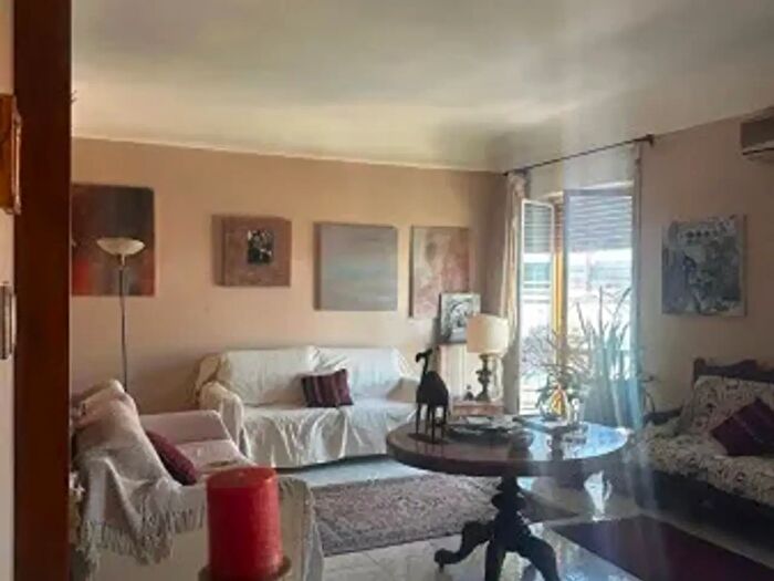 Appartamento con 5 locali in vendita in Viale Teracati, Siracusa