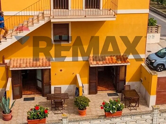 Appartamento trilocale in vendita in Via Scirocco c, Carloforte