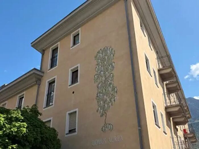 Appartamento trilocale in vendita in Via Monsignore Jean Jaconde Stevenin, Aosta
