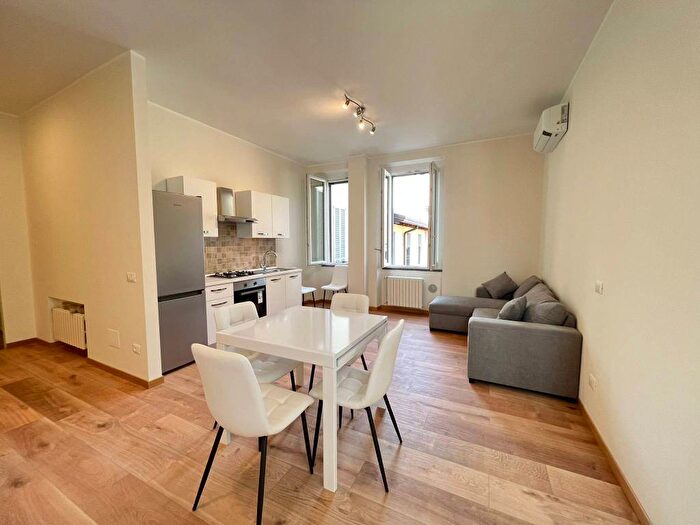 Appartamento trilocale in affitto in Via Niccolò Paganini, Buenos Aires, Milano