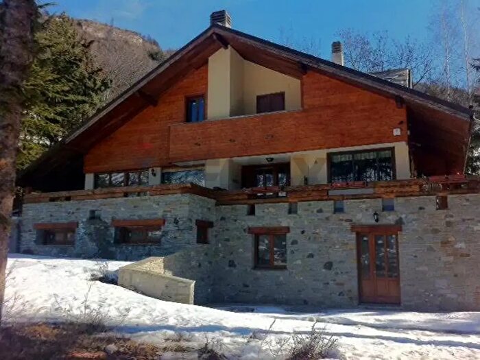 Appartamento con 6 locali in vendita in Via Millaures, Bardonecchia