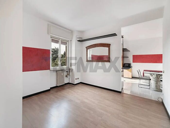 Appartamento trilocale in vendita in Via Roma, Aicurzio