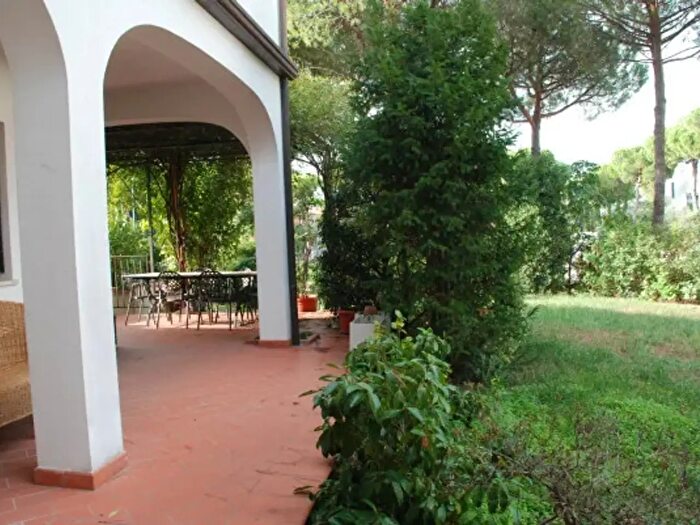 Appartamento con 6 locali in vendita in Piazzale Sandro Botticelli, Cervia