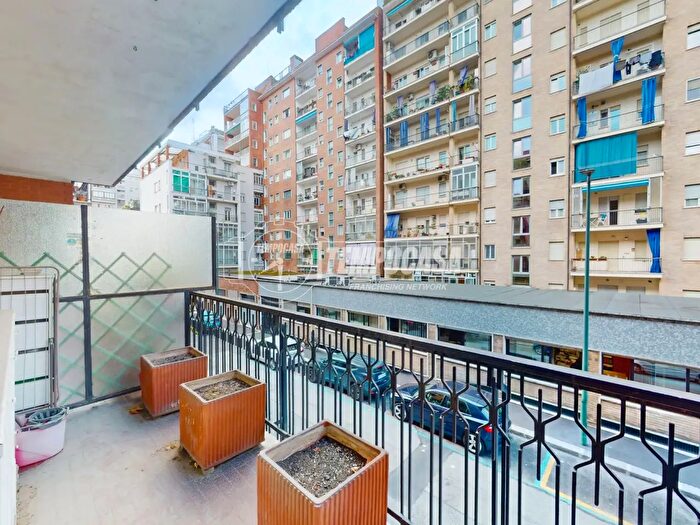 Appartamento trilocale in vendita in Via Carlo Marochetti, Torino