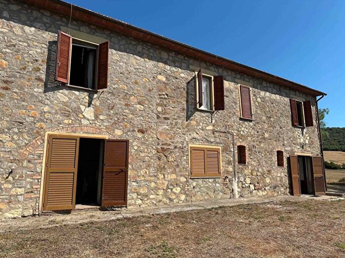 Casa con 7 locali in vendita in Campagnatico