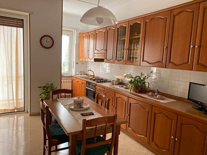 Appartamento trilocale in affitto in Via Enrico Toti, Borgaretto, Beinasco