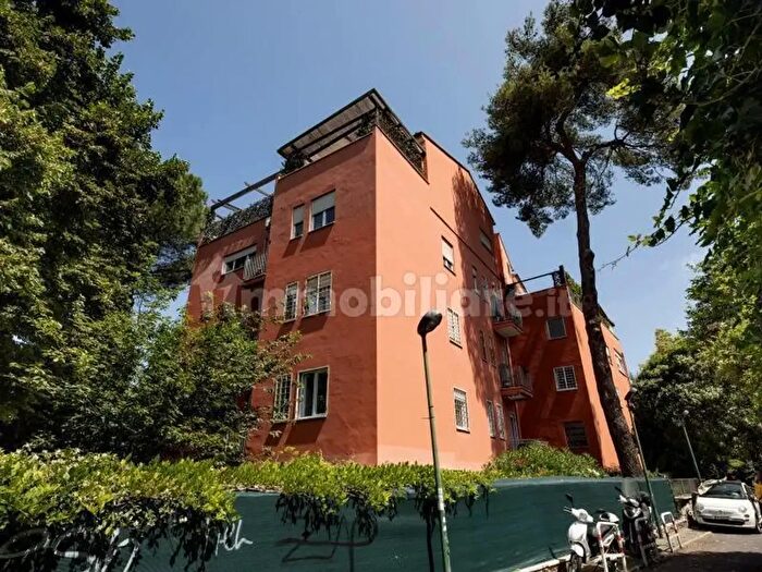 Appartamento con 5 locali in vendita in Roma