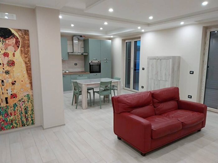 Appartamento trilocale in affitto in Via Montale, Casamassima