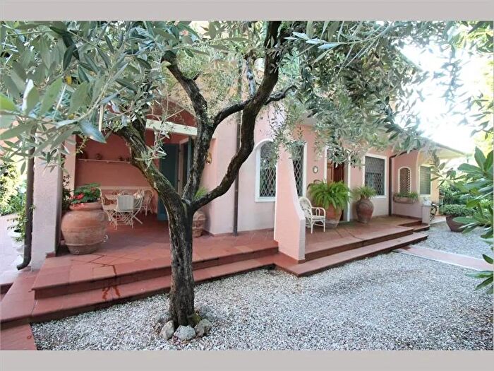 Casa in vendita in Forte Dei Marmi