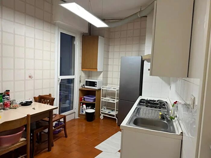 Appartamento trilocale in vendita in Viale Certosa, Milano