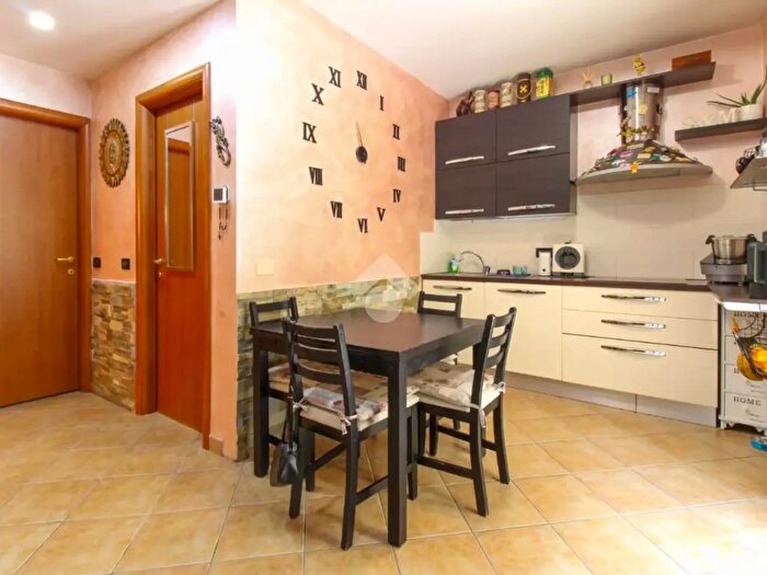 Appartamento bilocale in vendita in Via Galvano Giori, Vestone