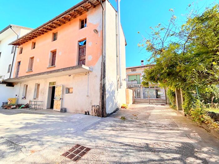 Casa trilocale in vendita in Via a Manzoni, Basiliano