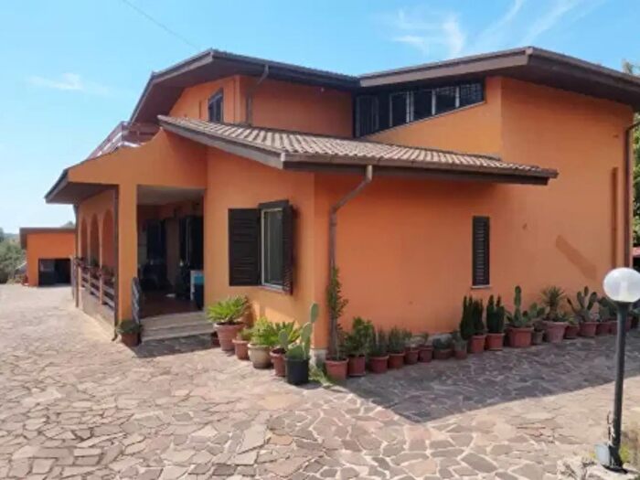 Casa con 6 locali in vendita in Via Colle Mainello, Zagarolo
